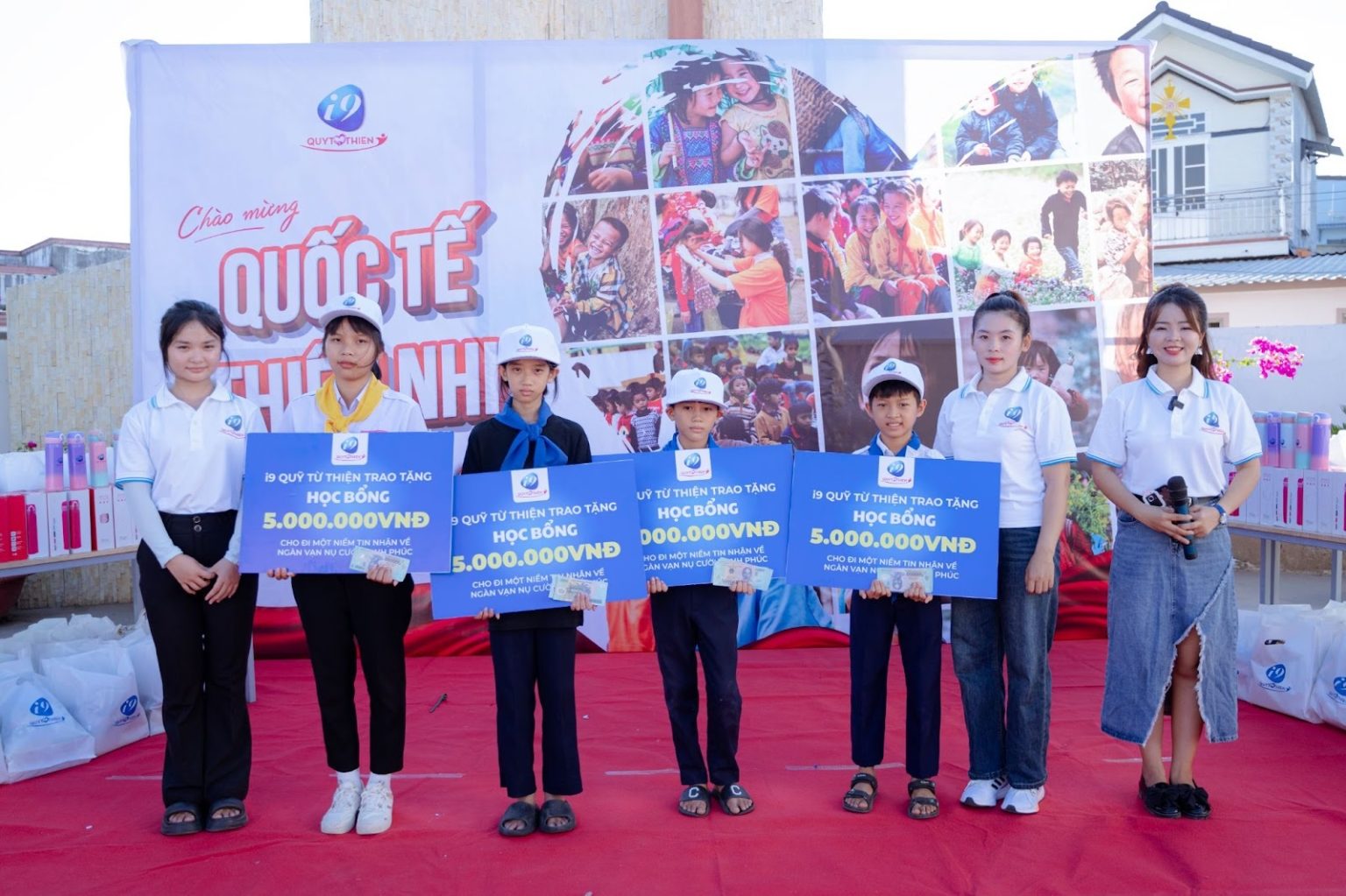 Hình ảnh minh họa hành trình phát triển của hi88 app với các cột mốc quan trọng